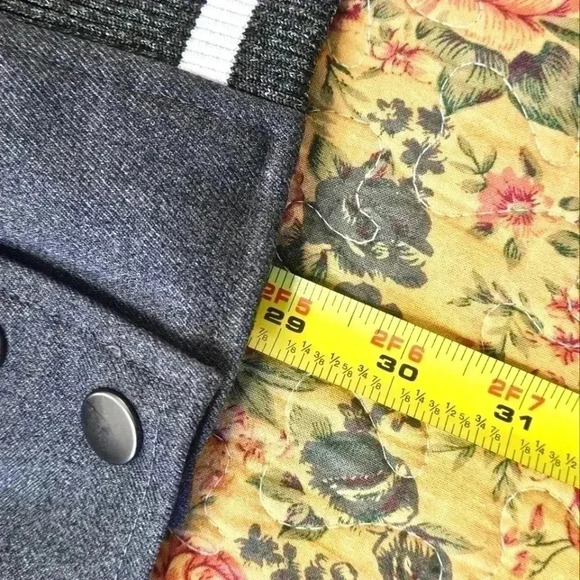 VICI woman's Fulton varsity relaxed Bomber Jacket - Picture 7 of 7